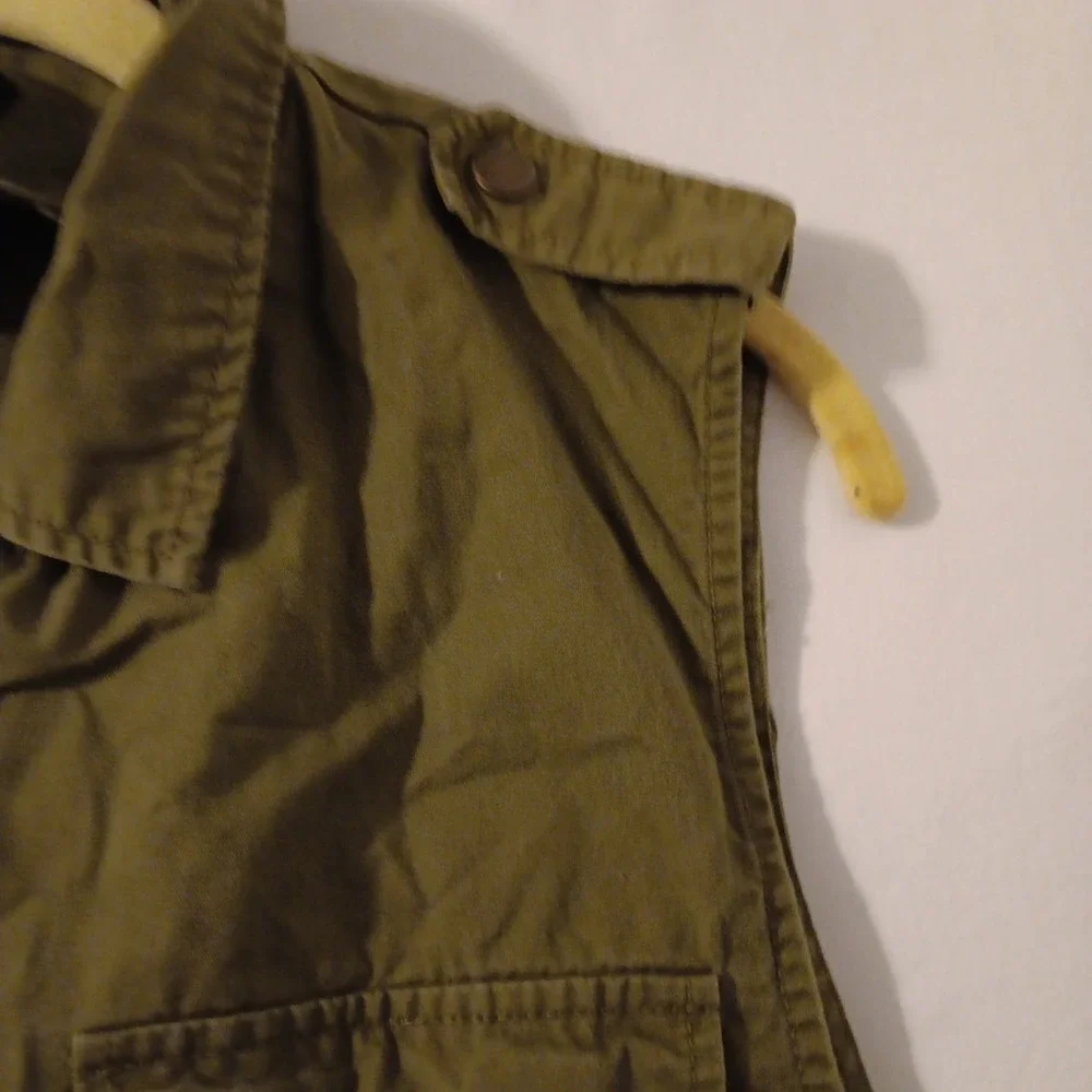 Love Tree Cargo/ Utility‎ Vest Women's  Sz. M Olive Green Pockets Waist...